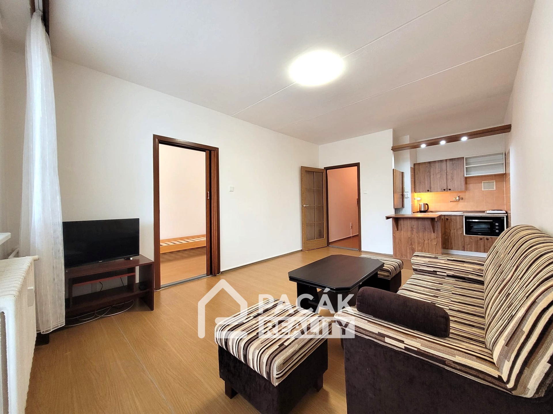 cd795474-3ff0-4f01-b7df-1ff5cd5594f9