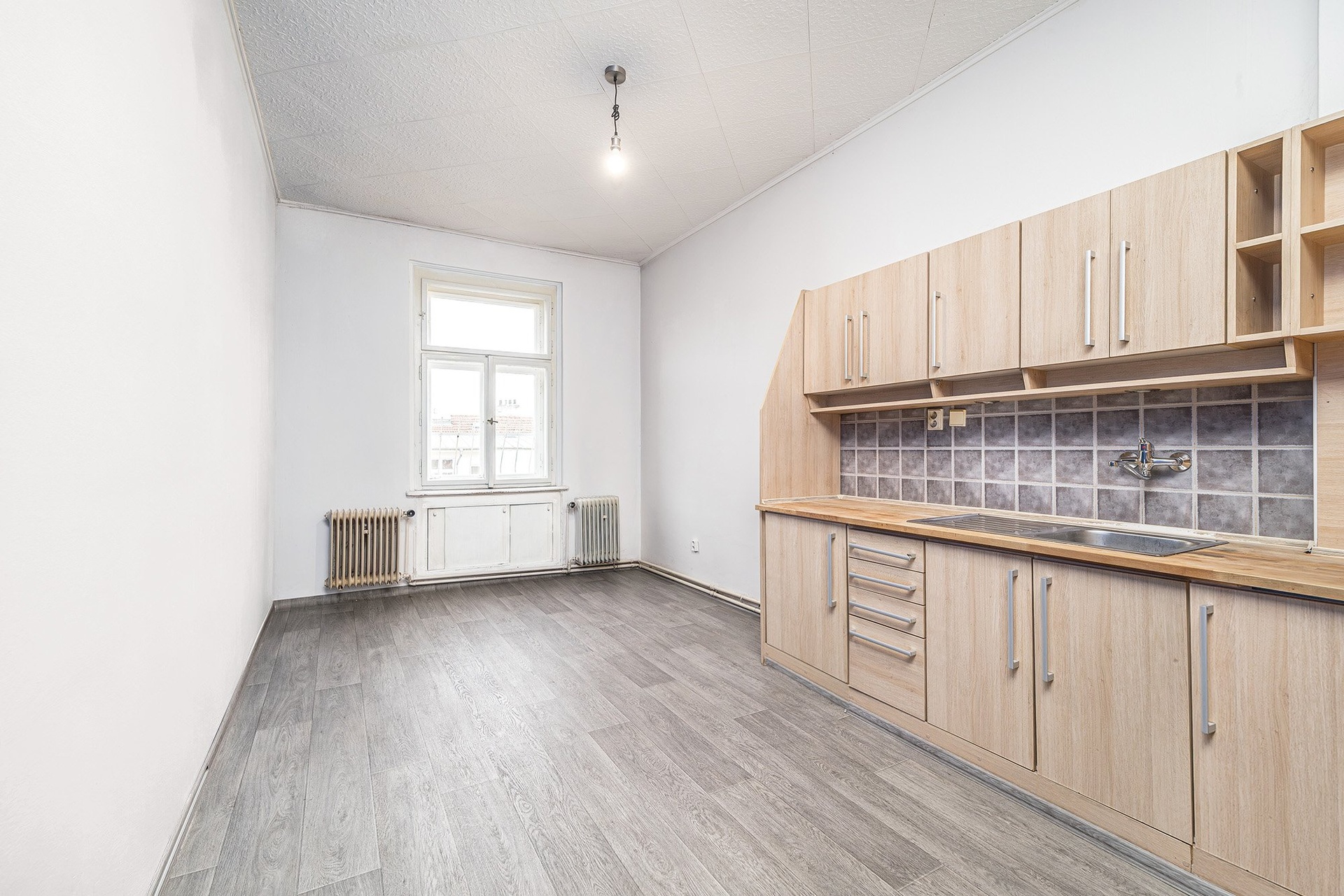 HOR9_obývací pokoj s kuchyní