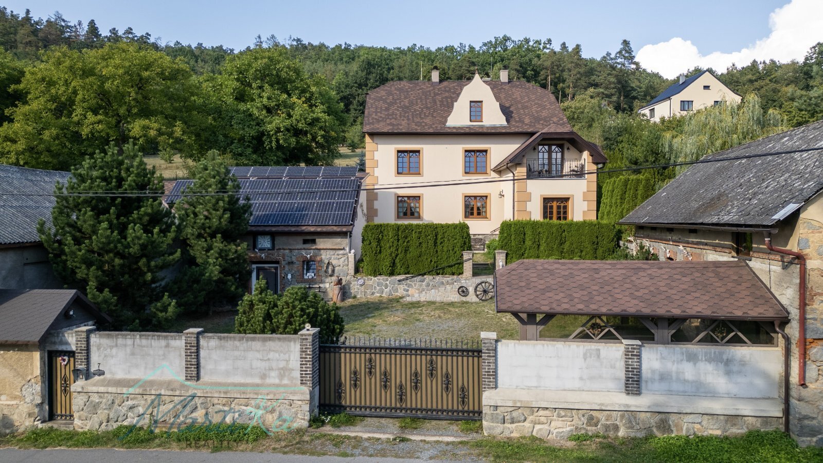 RD Sudovice_výjmečné sídlo_350 m&sup2; na pozemku 