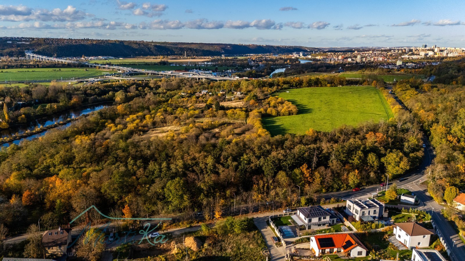 Stavební pozemek 754m2 v Praze - Zbraslav - Závist