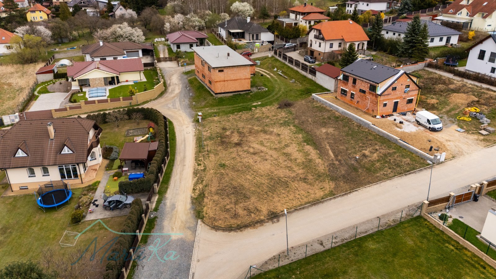 DJI_Prodej stavebního pozemku 1 001 m&sup2; v Dolních Jirčanech – ideál&sup3; = velikost, poloha, Praha