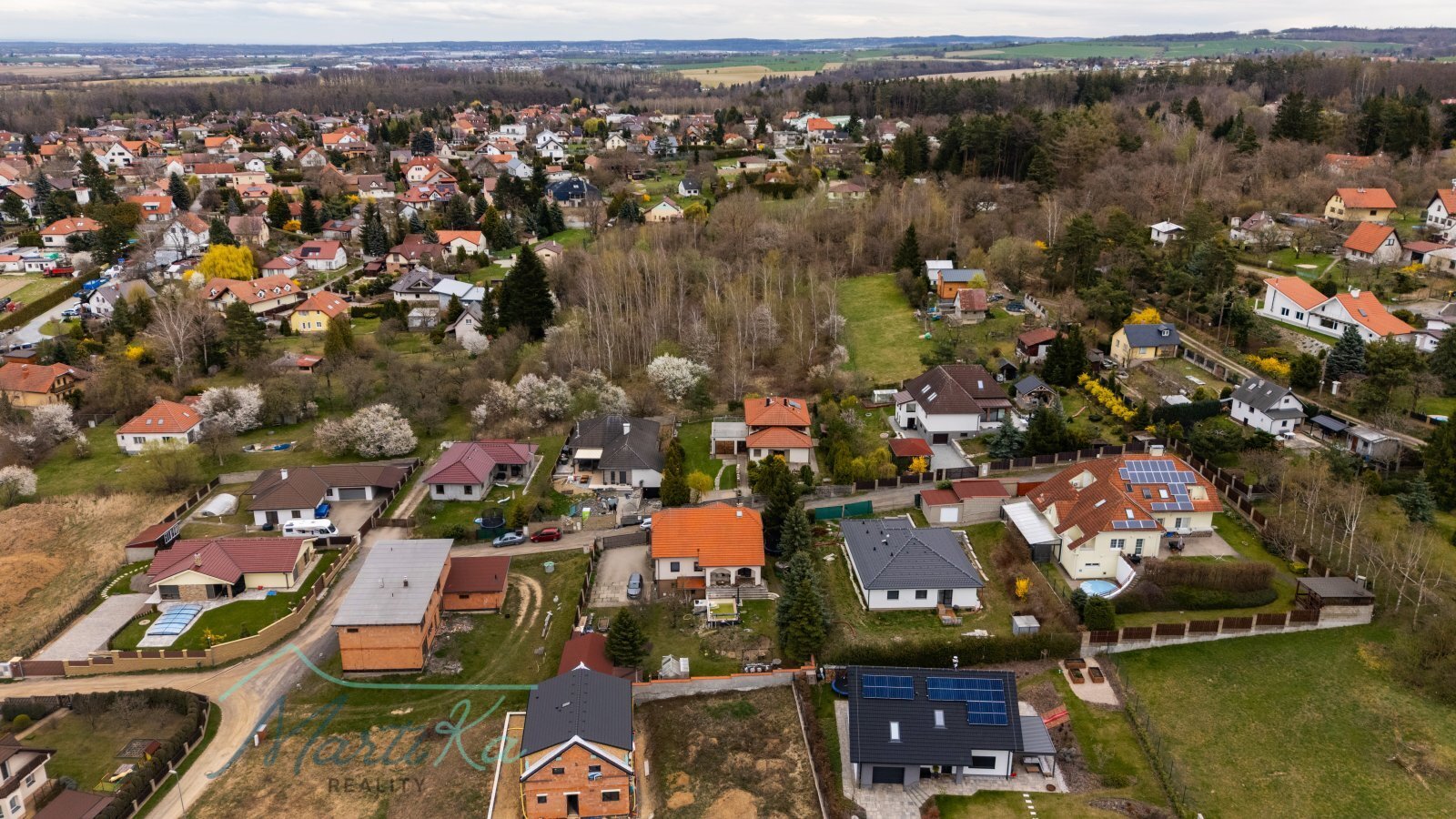 Prodej stavebního pozemku 1 001 m&sup2; v Dolních Jirčanech – ideál&sup3; = velikost, poloha, Praha