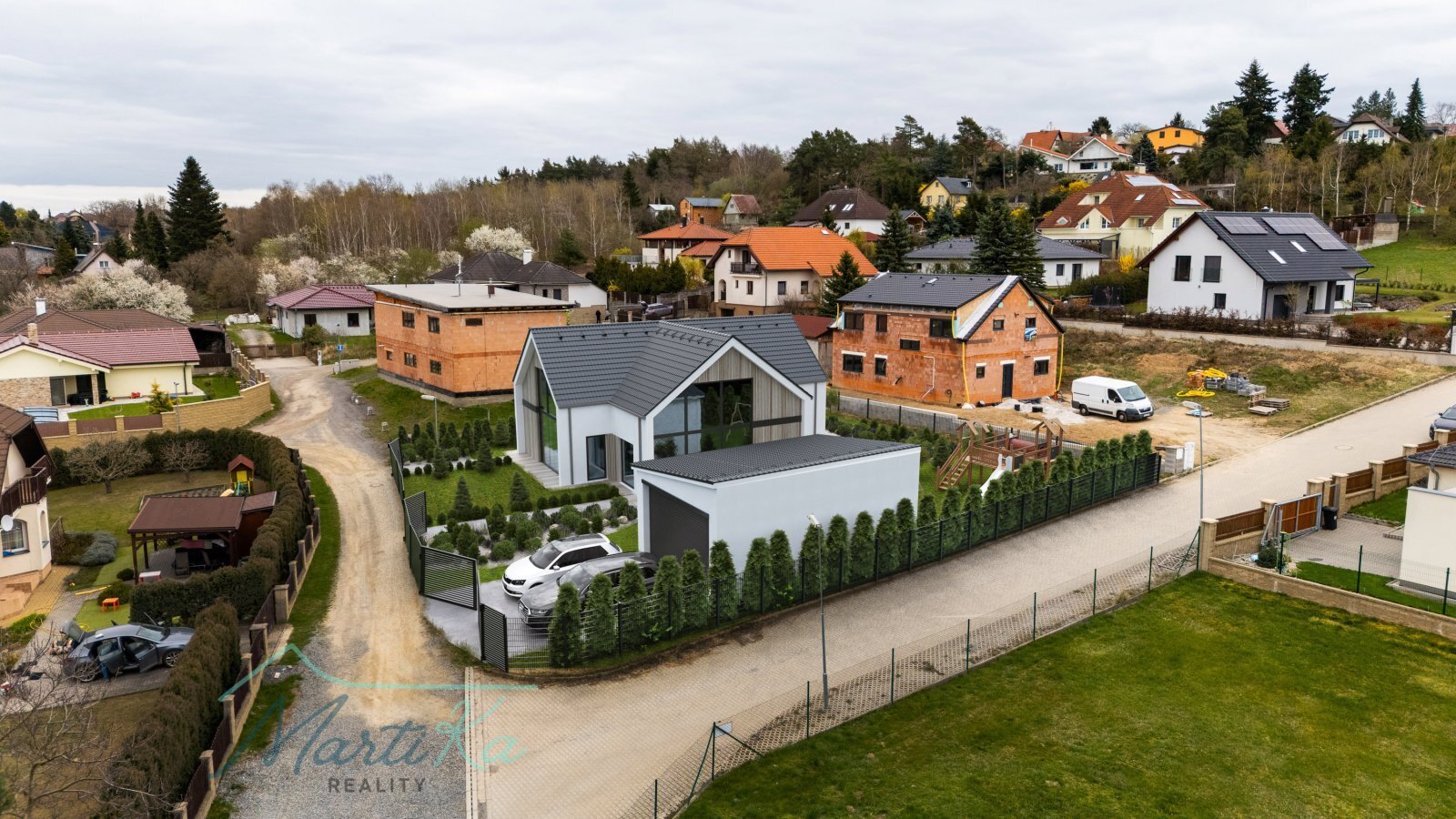 Prodej stavebního pozemku 1 001 m&sup2; v Dolních Jirčanech – ideál&sup3; = velikost, poloha, Praha