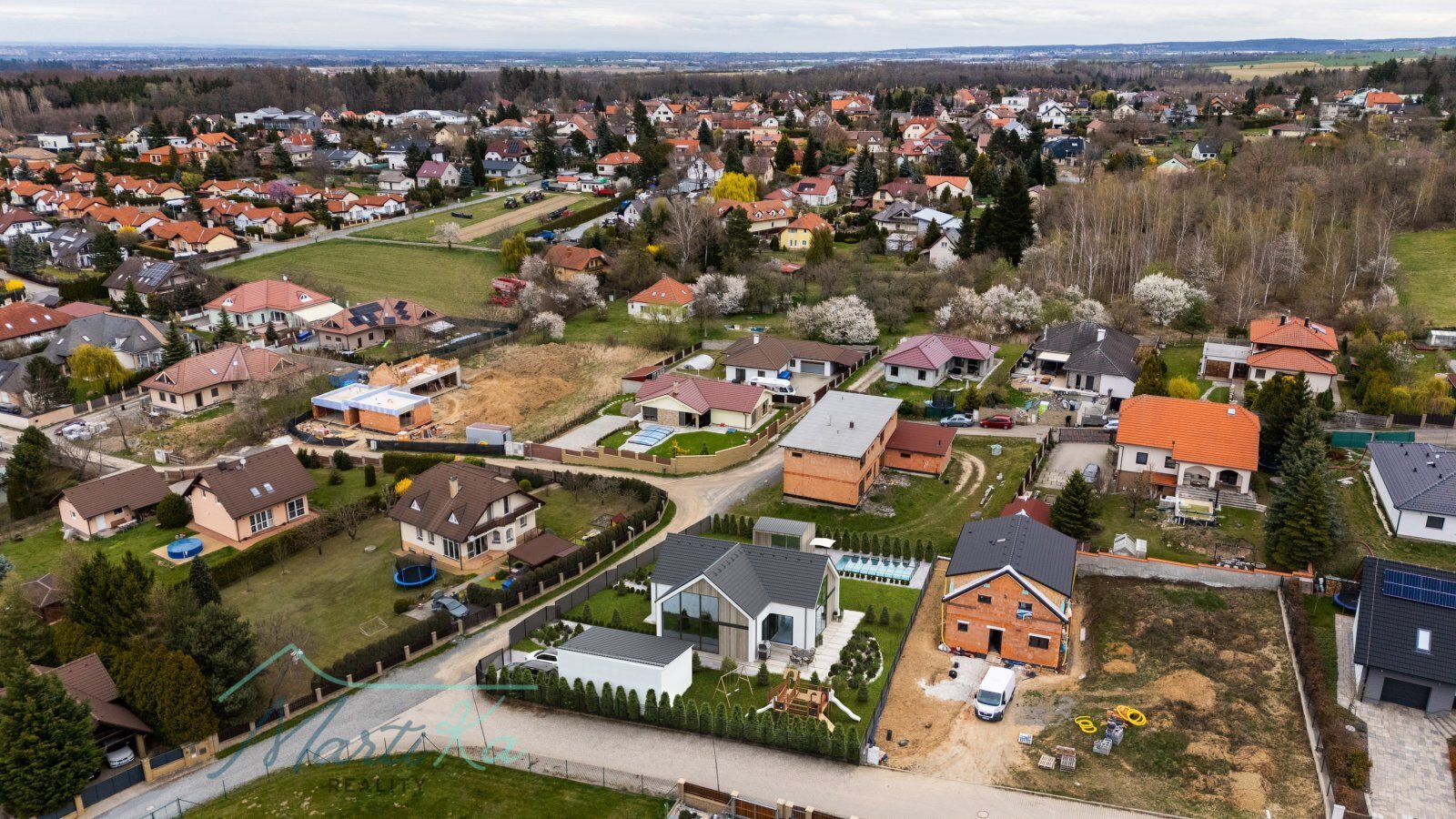 Prodej stavebního pozemku 1 001 m&sup2; v Dolních Jirčanech – ideál&sup3; = velikost, poloha, Praha