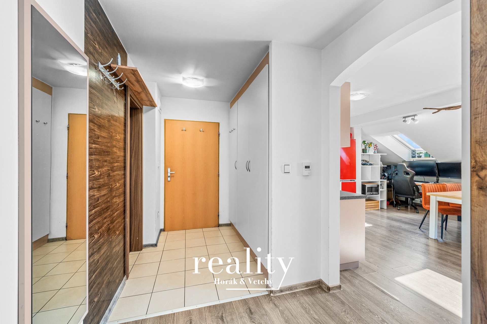 Byt_2kk_Matky_Boží_chodba2