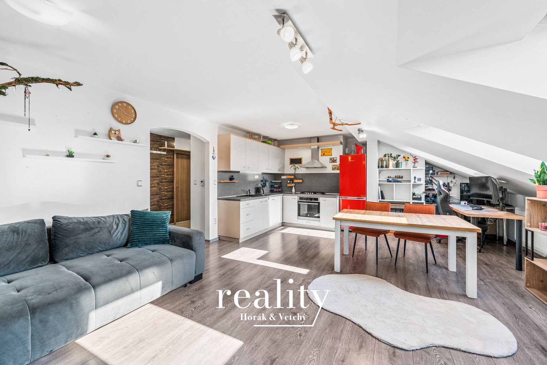 Byt_2kk_Matky_Boží_obývací pokoj_kk