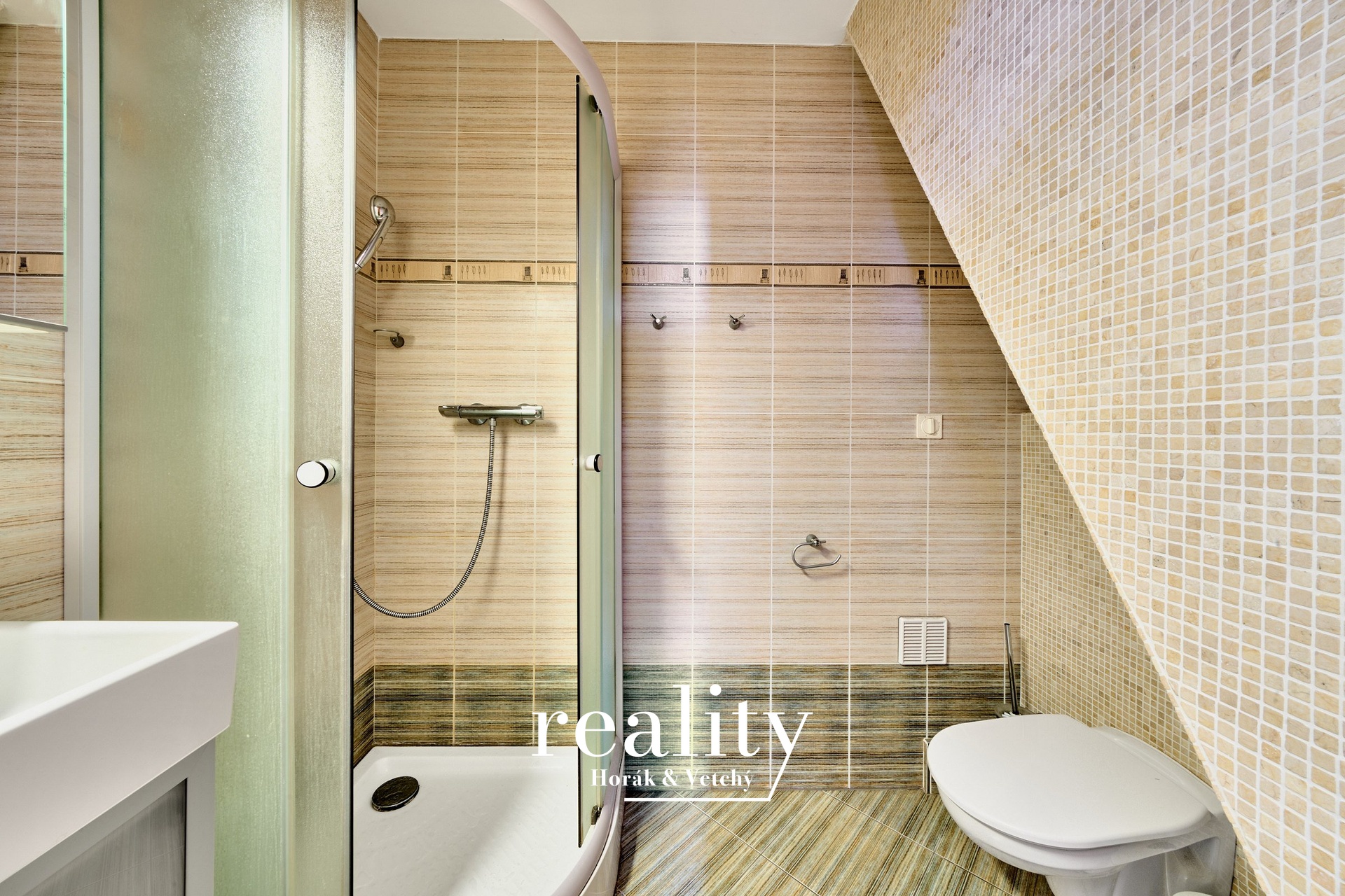 Byt_1KK_sprchový_kout