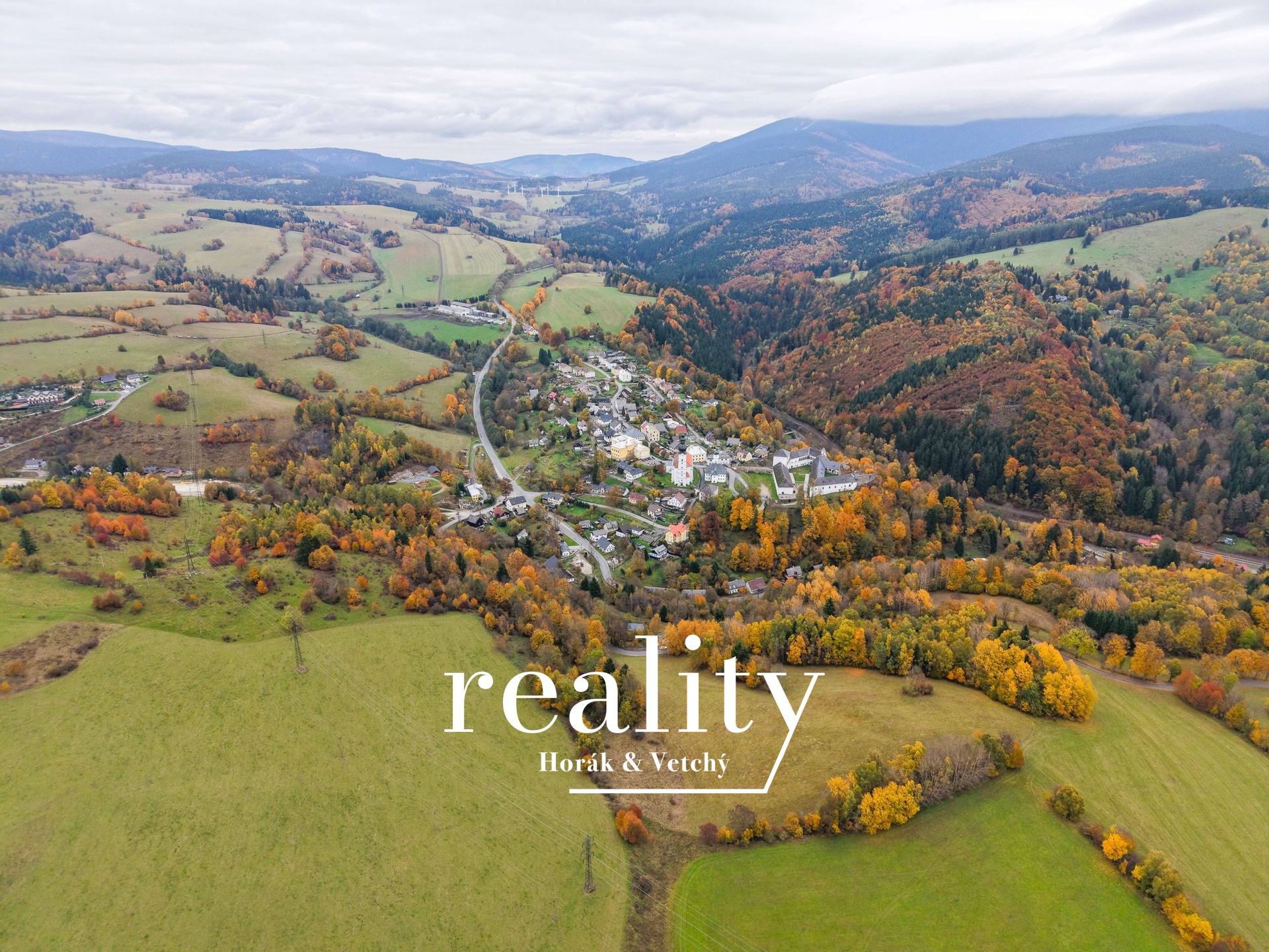 Snímek z horní části pozemku