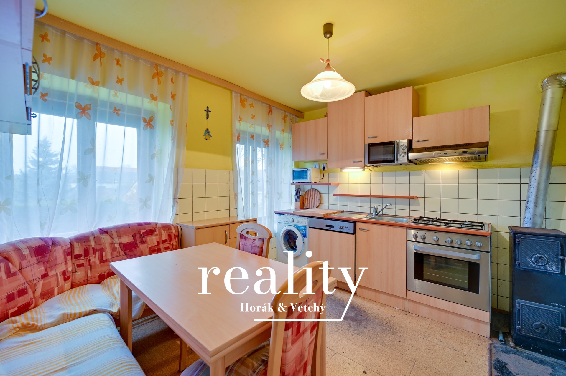 Kuchyň s jídelním koutem