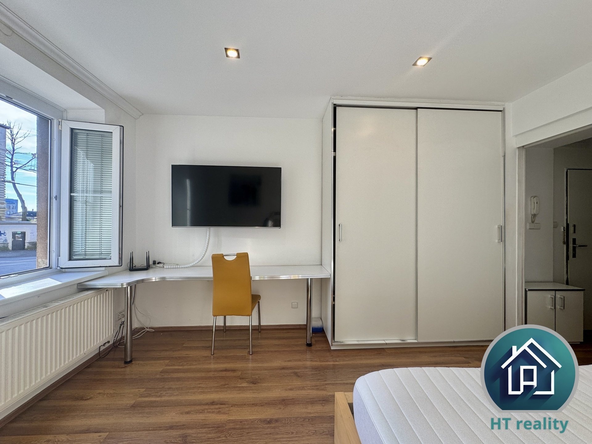 Tom Šulek-Krumlovský makléř