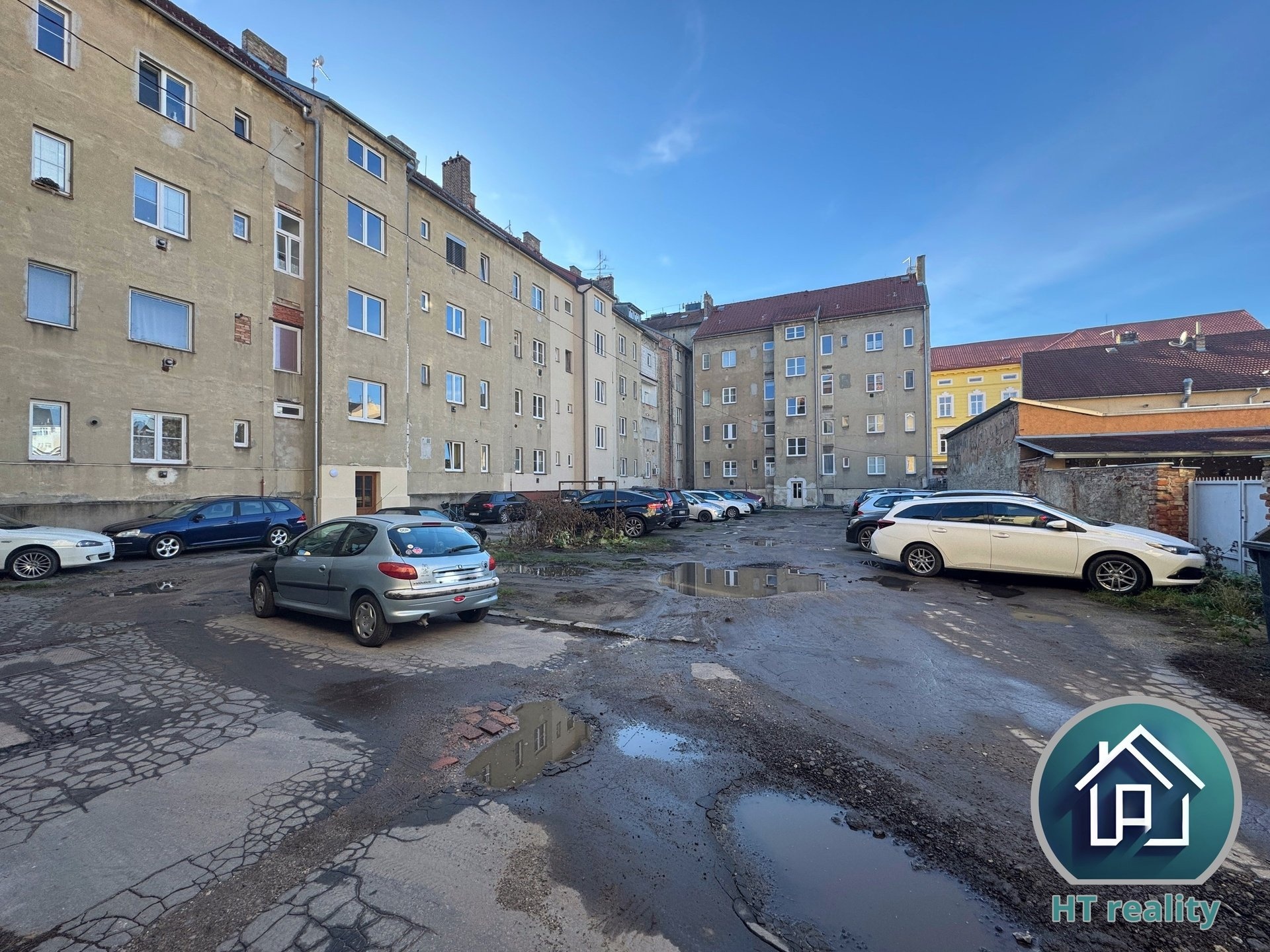 Tom Šulek-Krumlovský makléř