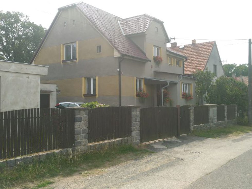 Prodej rodinného domu 490 m², Panenské Břežany