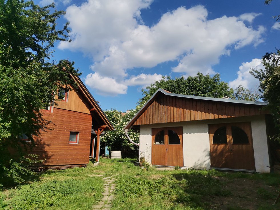 Prodej rodinného domu 320 m², Kojátky