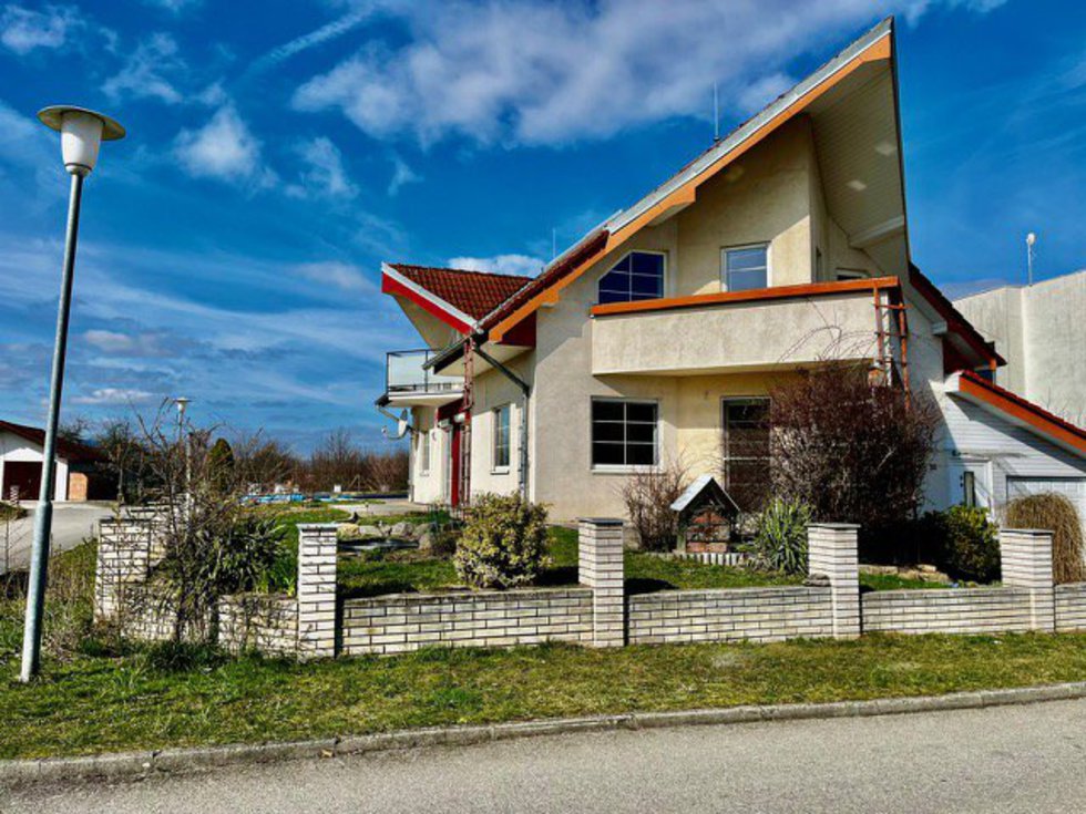 Prodej rodinného domu 150 m², Kamenný Újezd