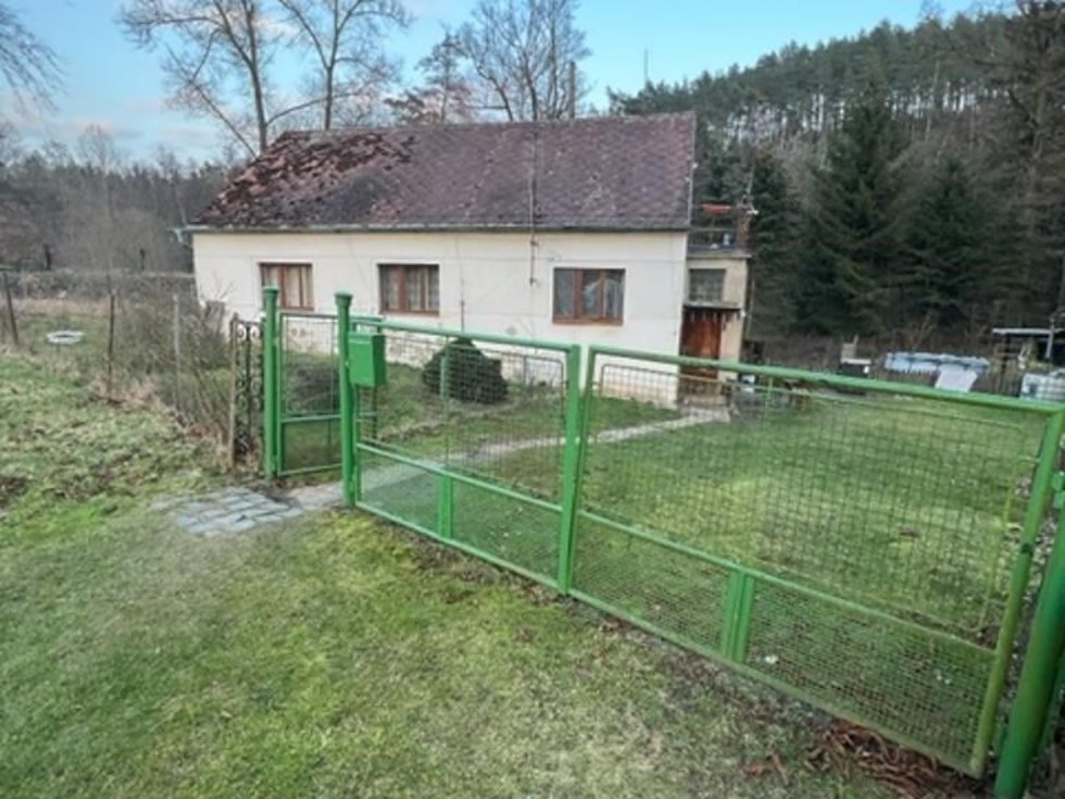 Prodej rodinného domu 250 m², Lužná