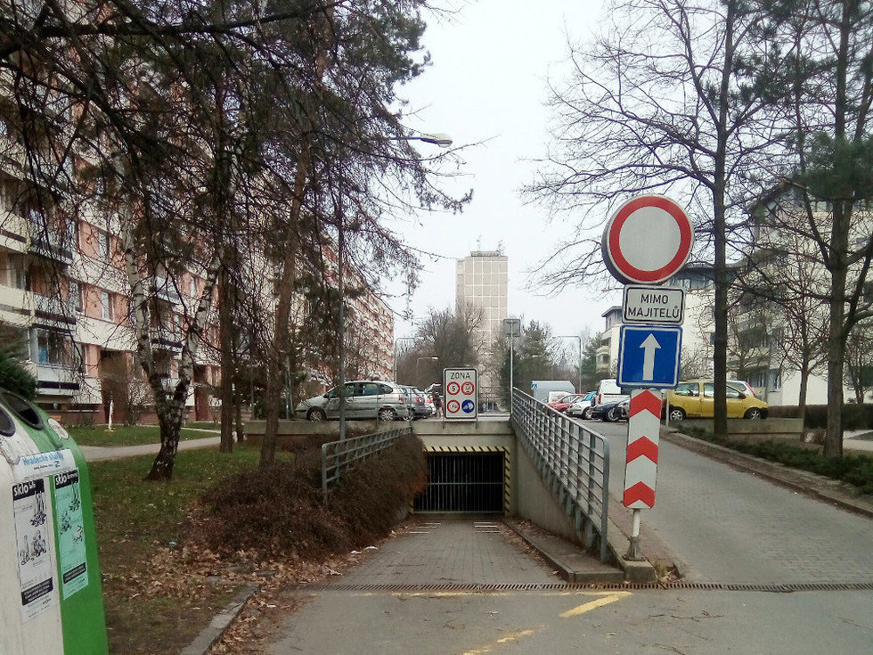 Pronájem parkovacího místa 6 m², Hradec Králové