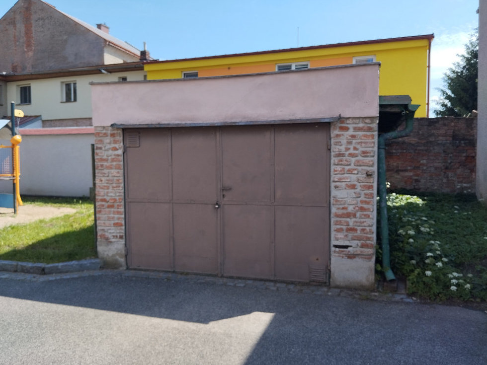 Pronájem garáže 20 m², Hradec Králové