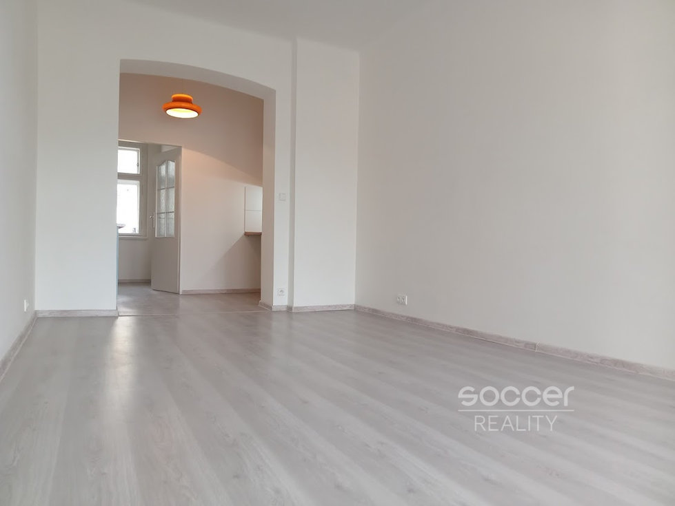 Pronájem bytu 1+kk, garsoniery 32 m², Praha