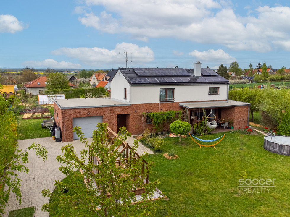 Prodej rodinného domu 196 m², Březno