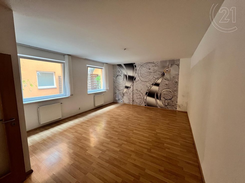Pronájem bytu 1+kk, garsoniery 40 m², Praha