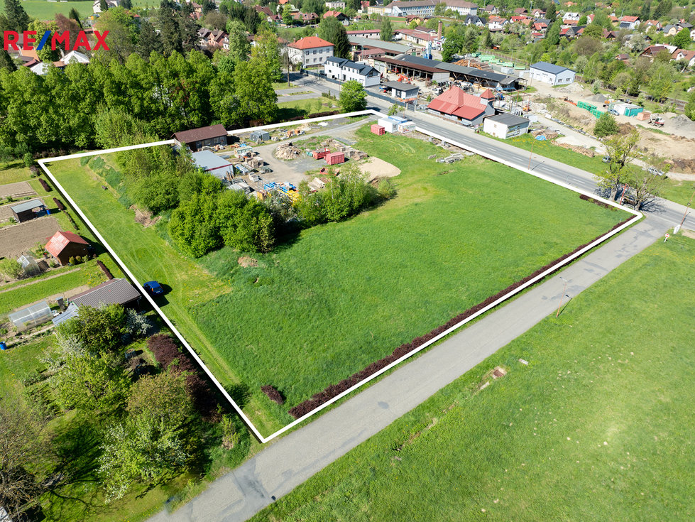 Prodej komerčního pozemku 9471 m², Halenkov