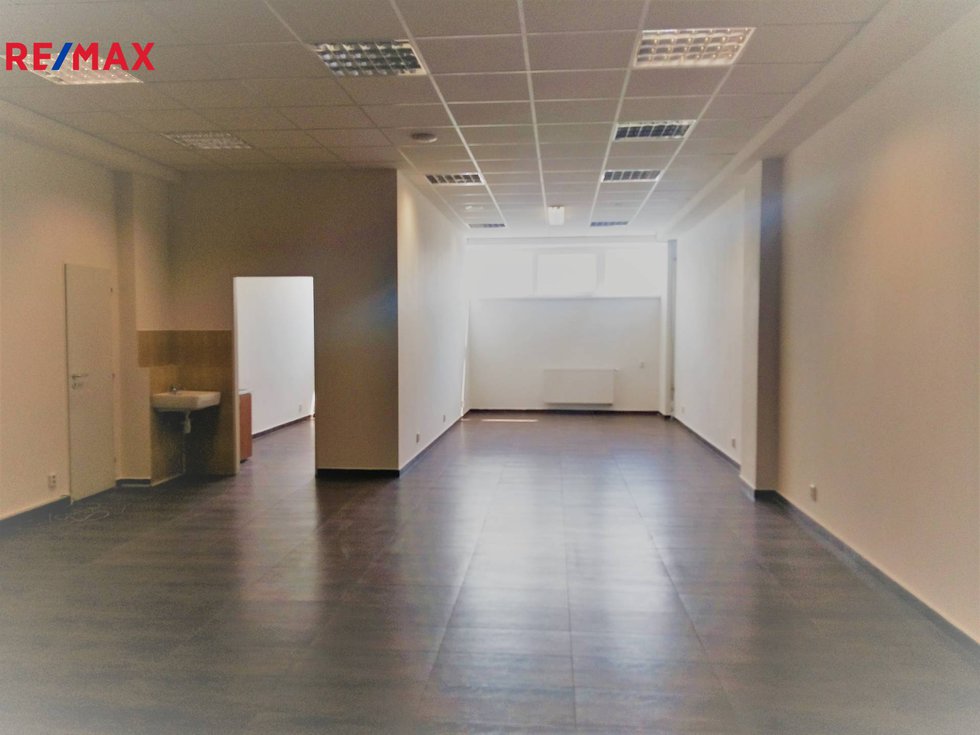 Pronájem obchodu 86 m², Rožnov pod Radhoštěm