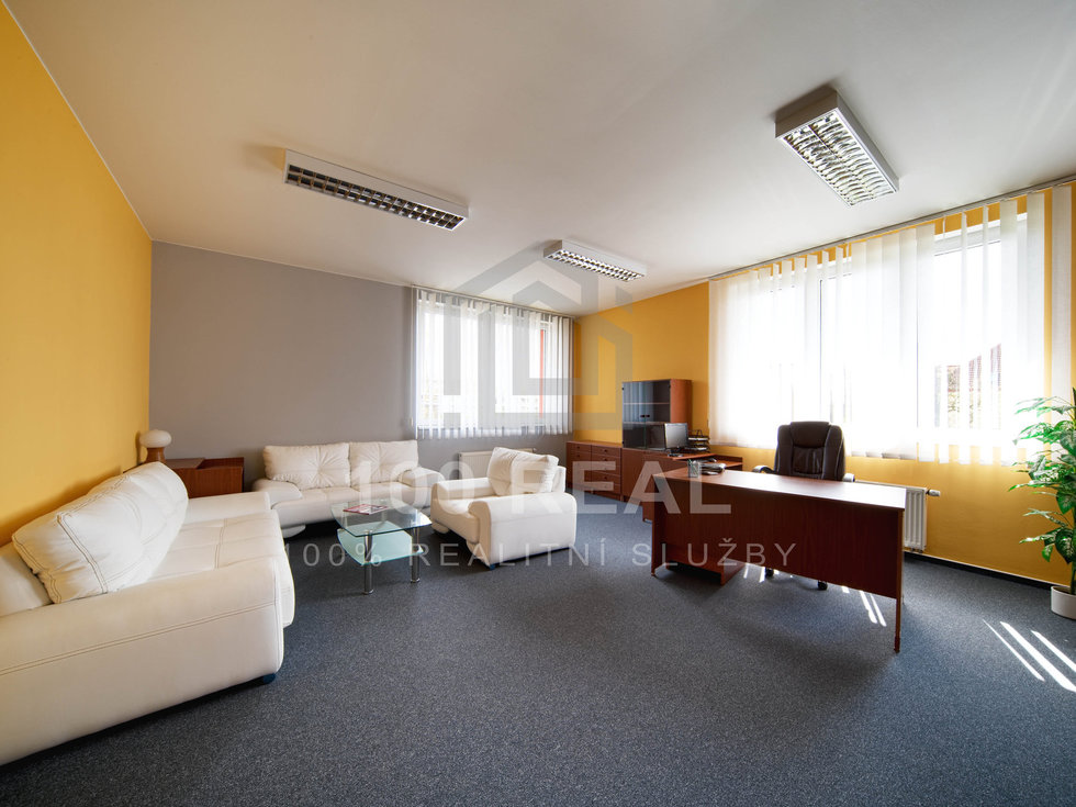 Pronájem kanceláře 93 m², Hradec Králové