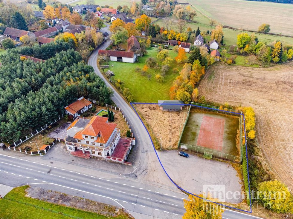 Prodej komerčního pozemku 2548 m², Borek
