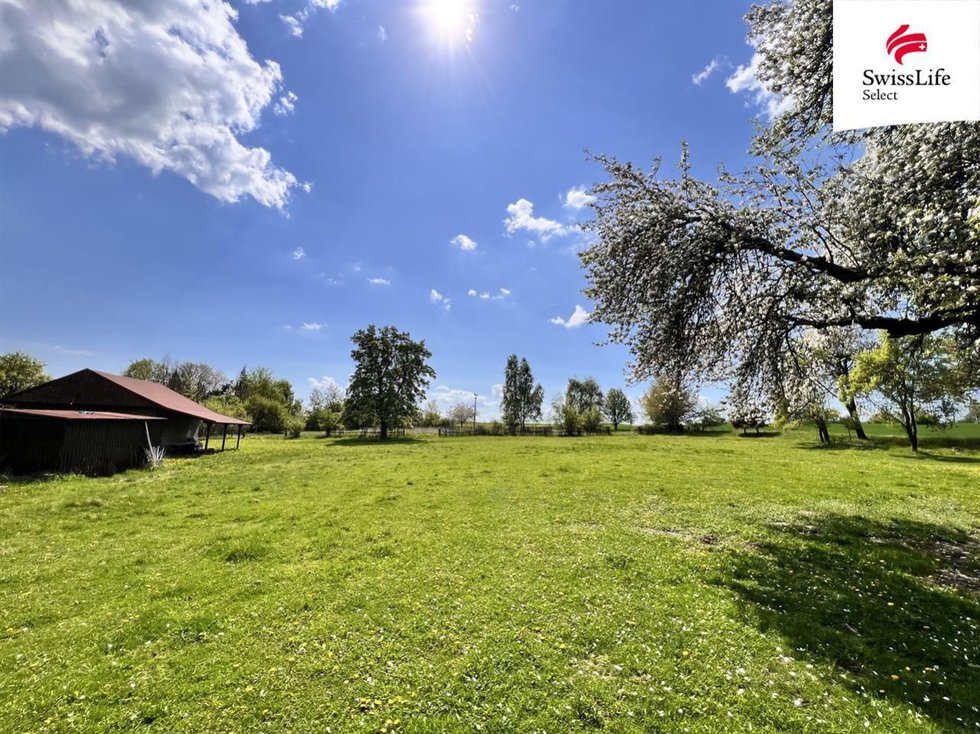 Prodej stavební parcely 3735 m², Krsy