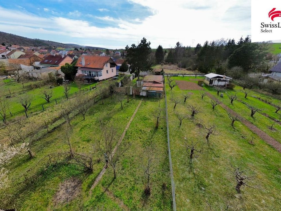 Prodej stavební parcely 930 m², Tetčice