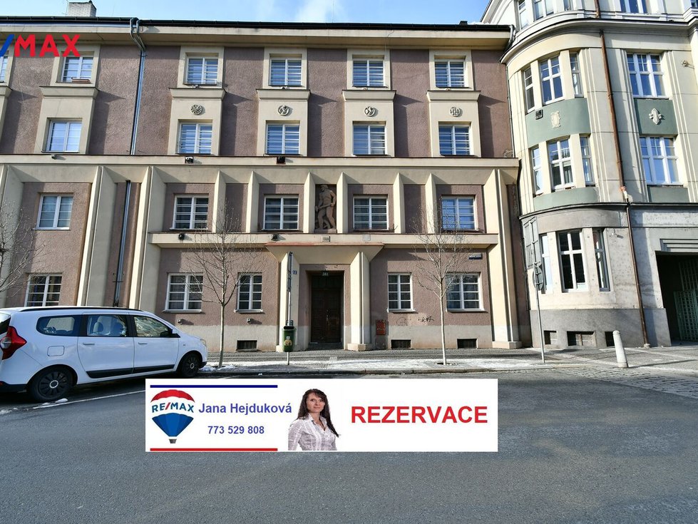 Pronájem bytu 1+1 57 m², Hradec Králové