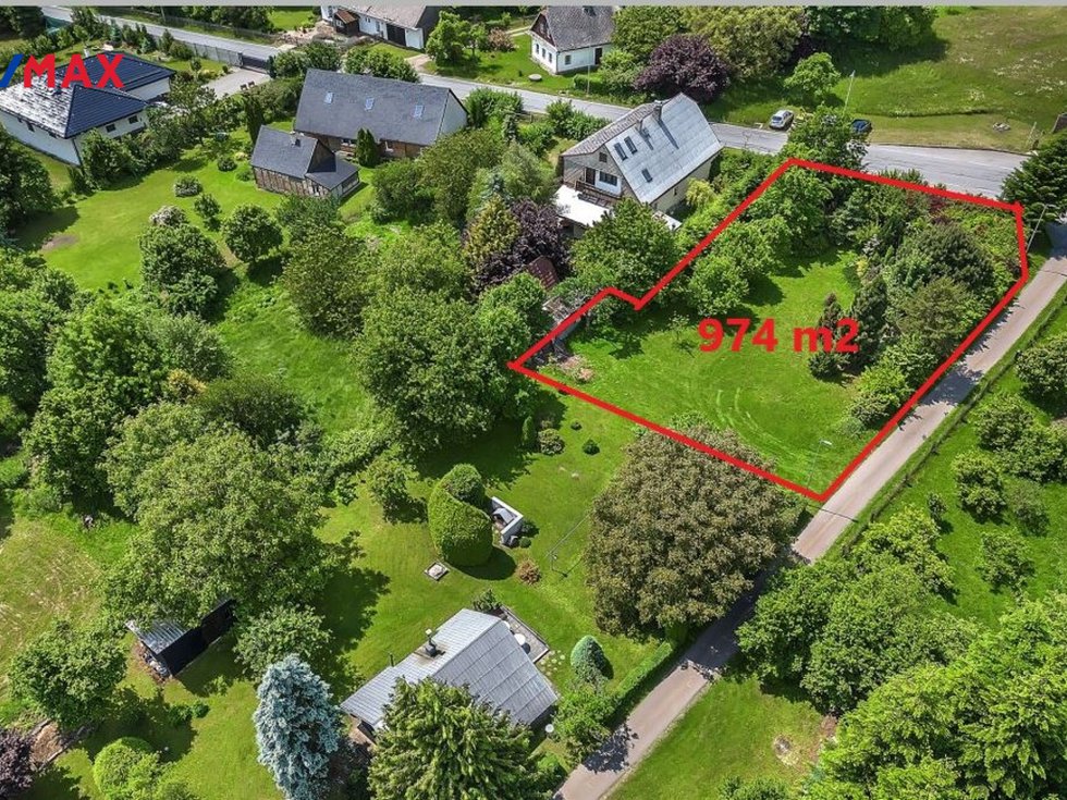 Prodej podílu stavební parcely 974 m², Strážná