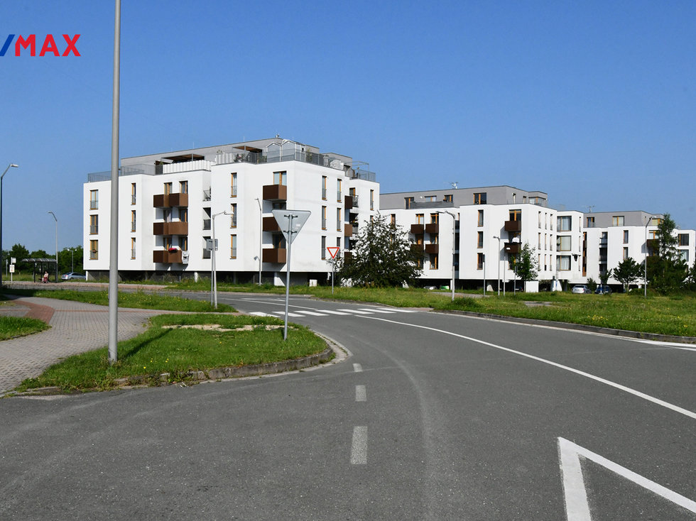Pronájem parkovacího místa 12 m², Hradec Králové