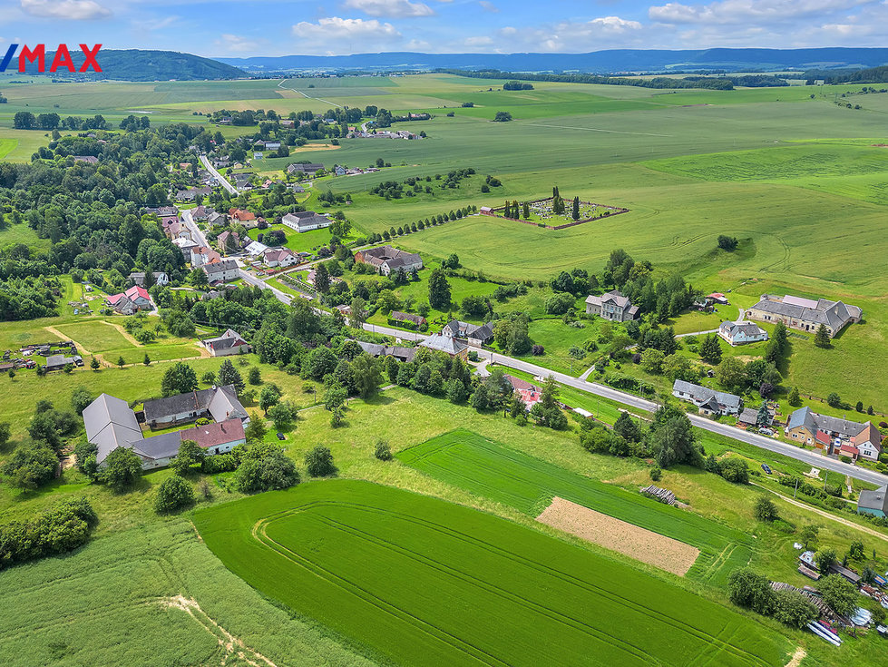 Prodej stavební parcely 2001 m², Třebařov