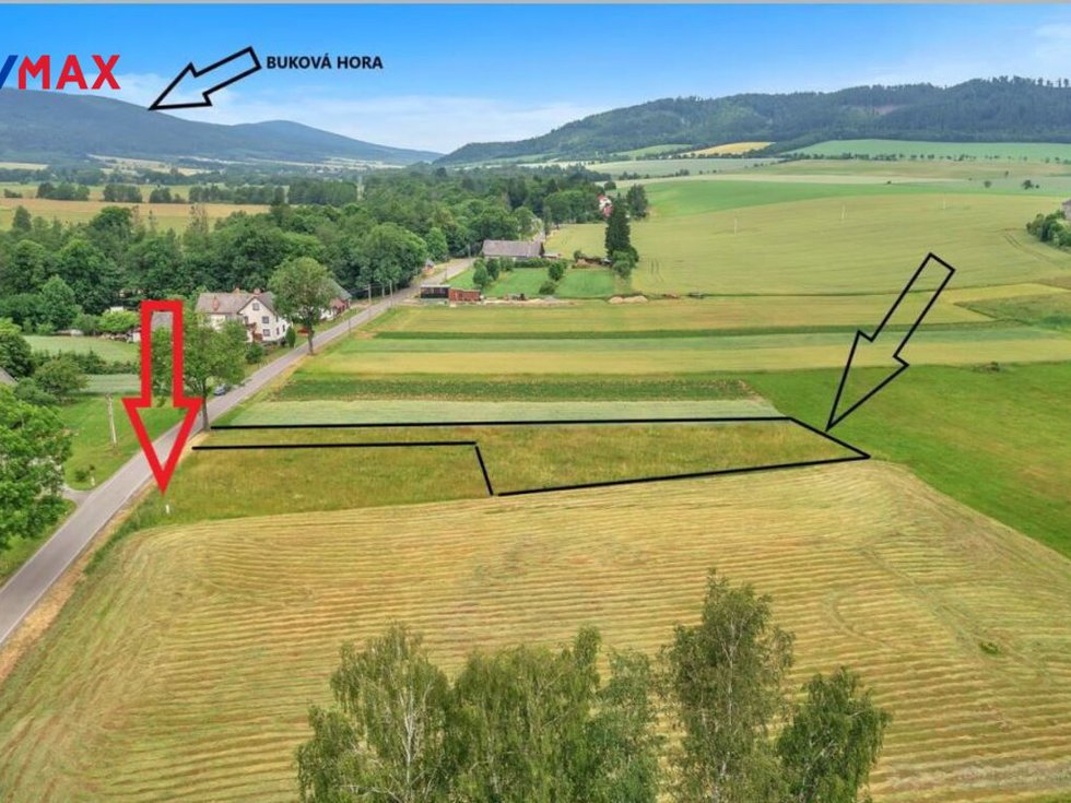 Prodej stavební parcely 1217 m², Štíty