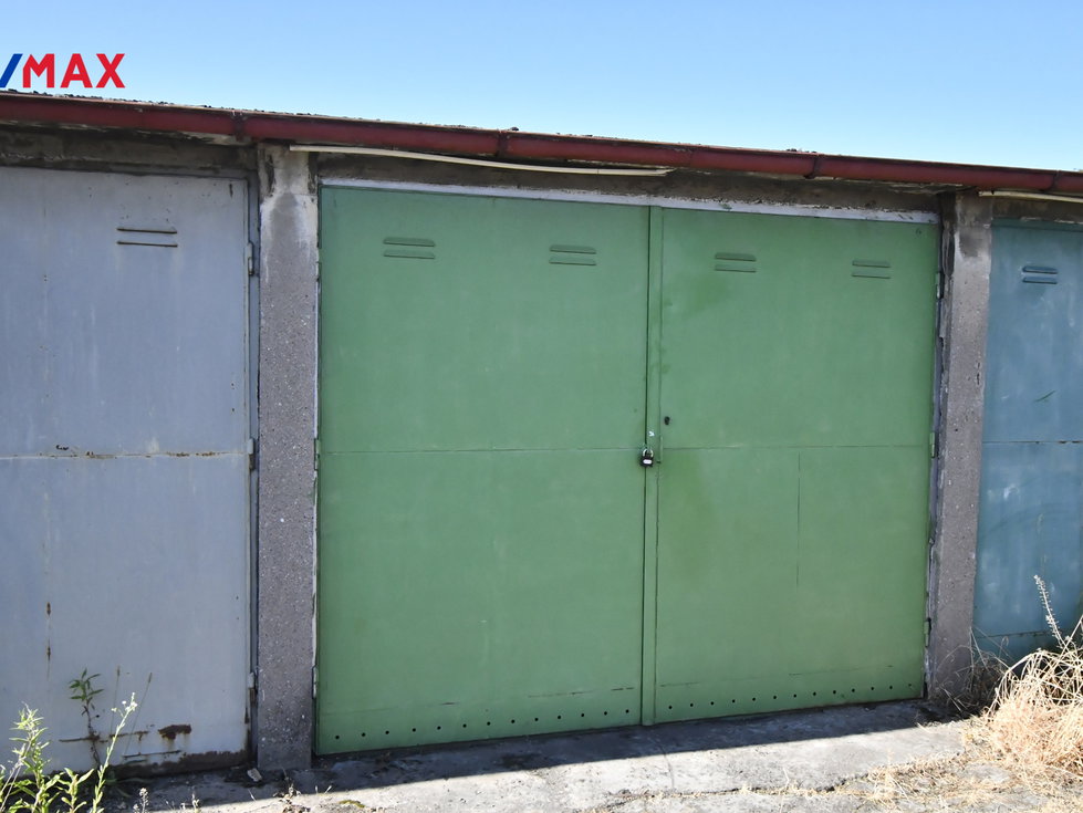 Prodej garáže 16 m², Hradec Králové