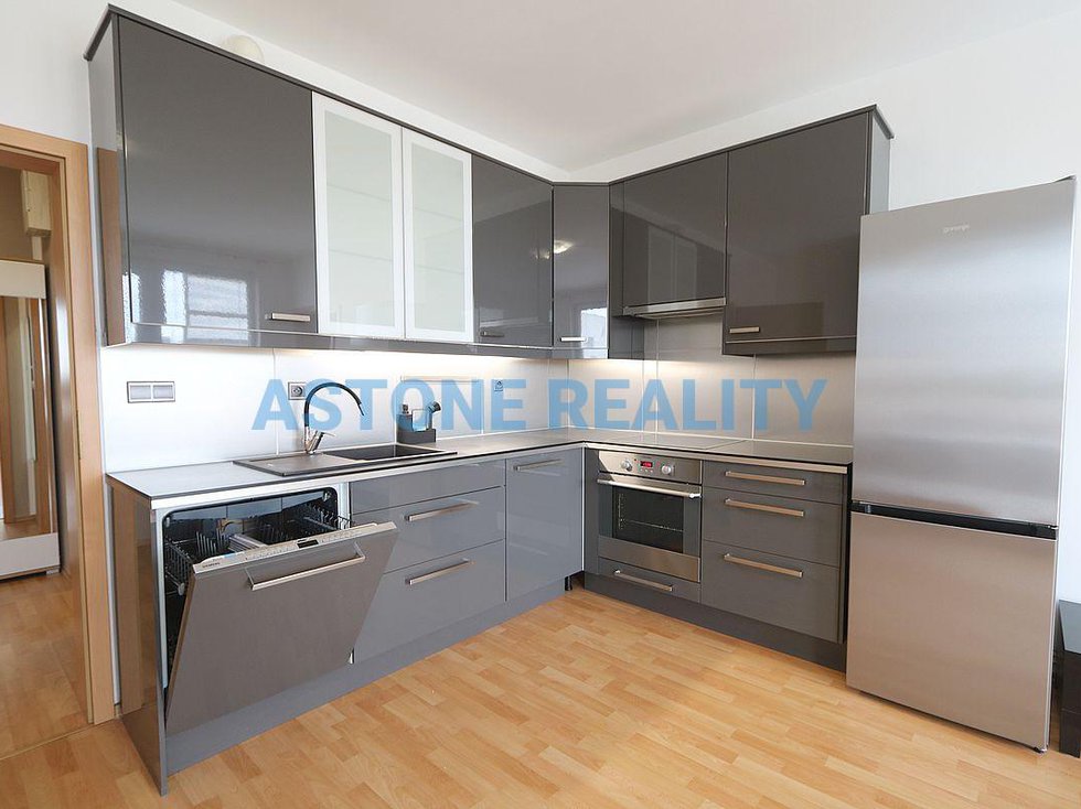 Pronájem bytu 2+kk 60 m², Praha