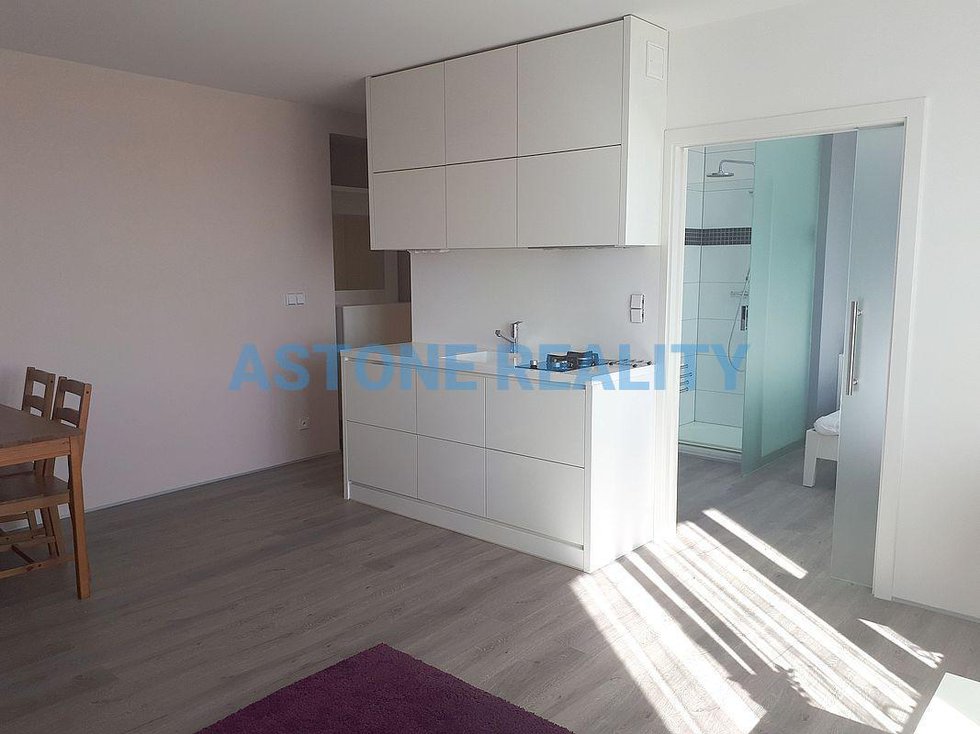 Pronájem bytu 2+kk 37 m², Praha