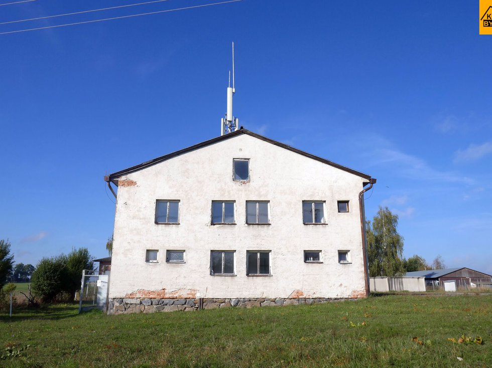 Prodej výrobního objektu 3963 m², Moravec