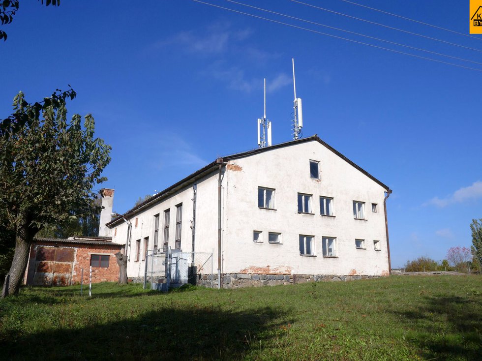 Prodej skladu 3983 m², Moravec