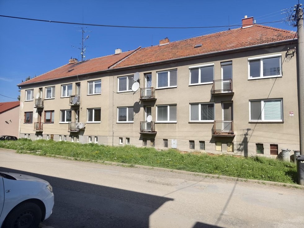 Prodej bytu 3+1 70 m², Rousínov
