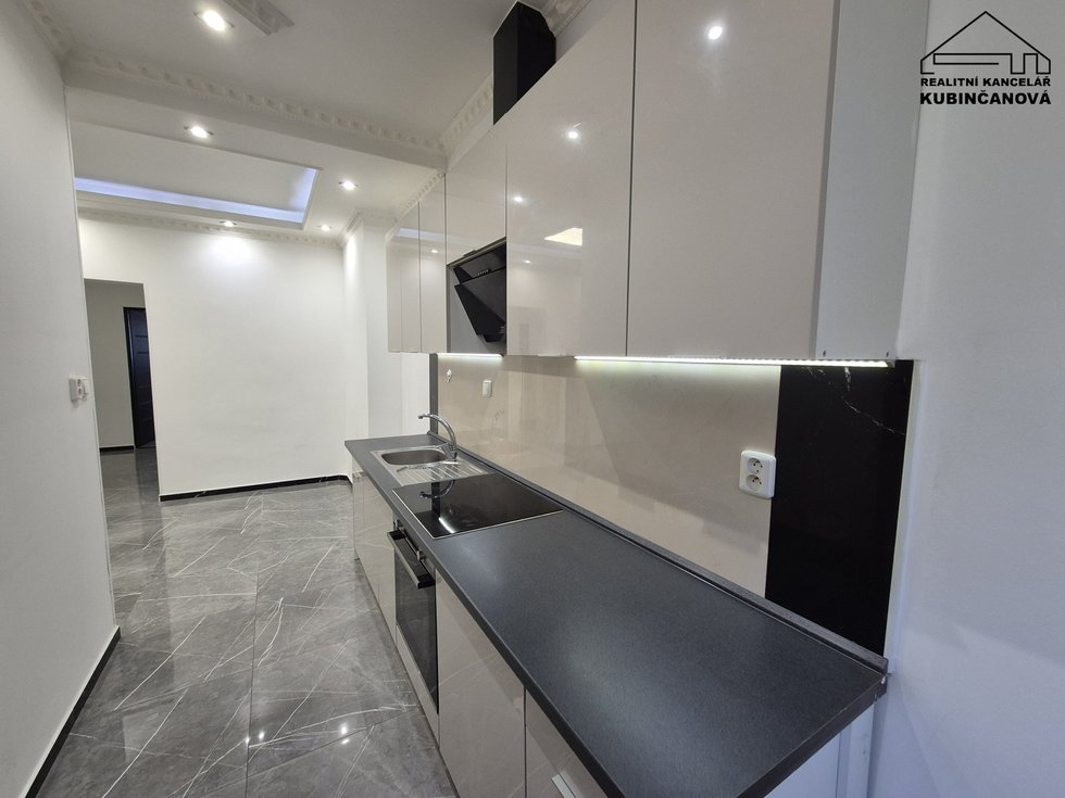 Prodej bytu 2+1 65 m², Cheb