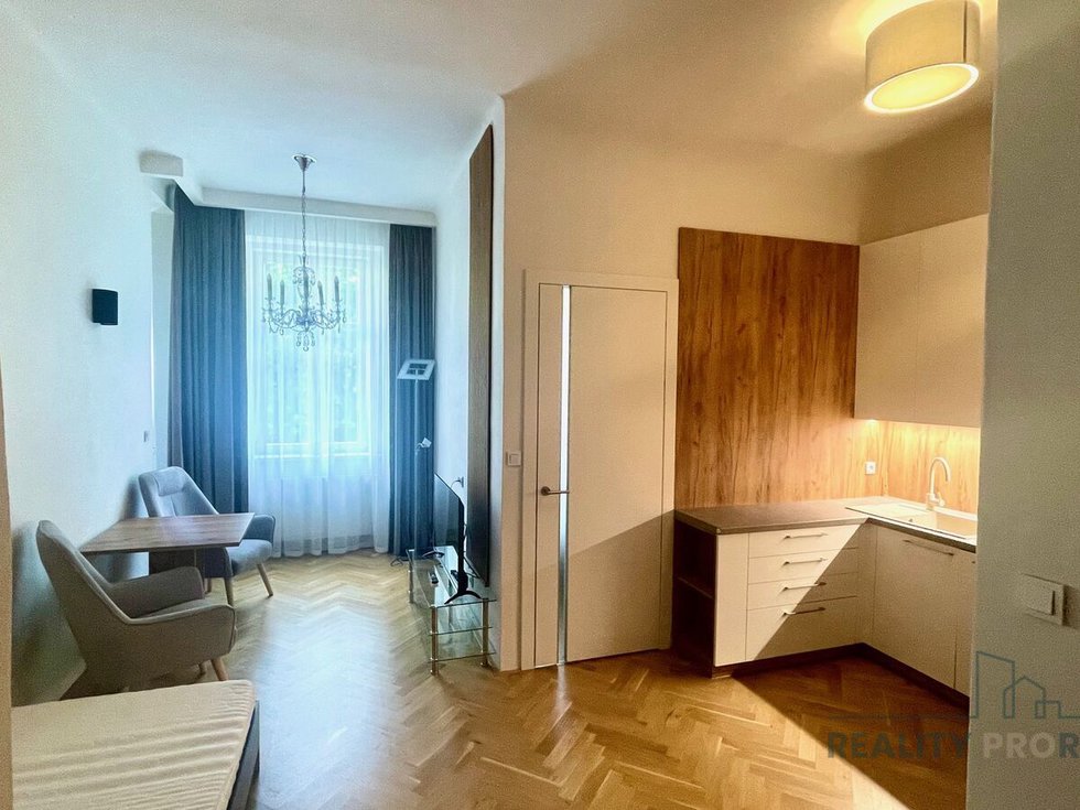 Pronájem bytu 2+kk 45 m², Praha