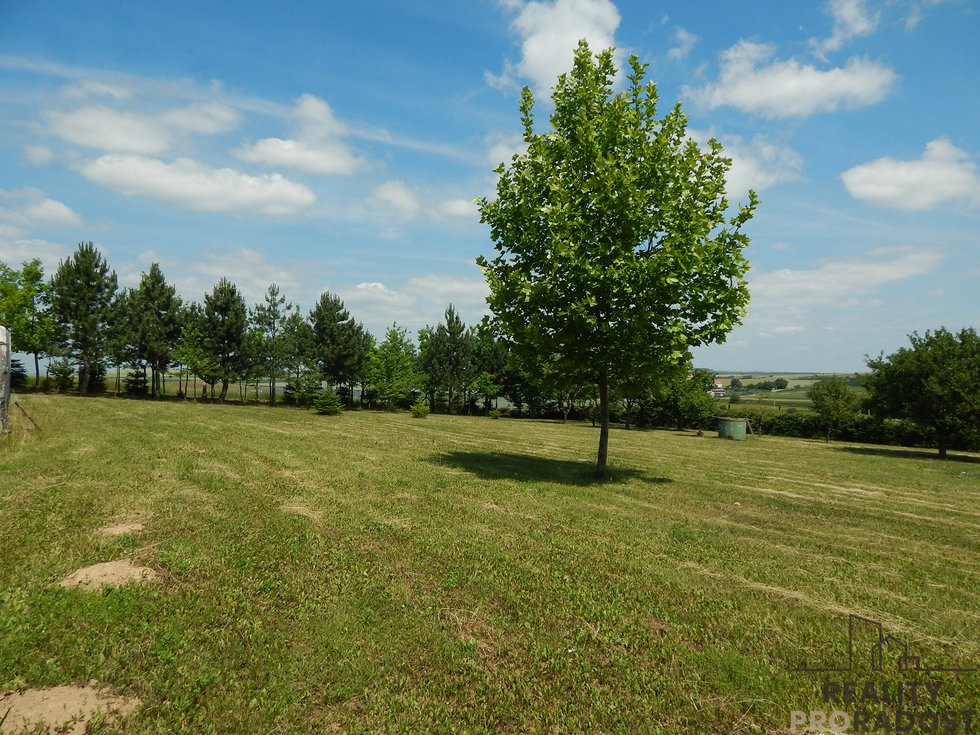 Prodej stavební parcely 3307 m², Syrovice