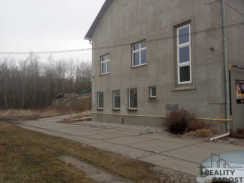 Pronájem kanceláře 84 m², Rynholec