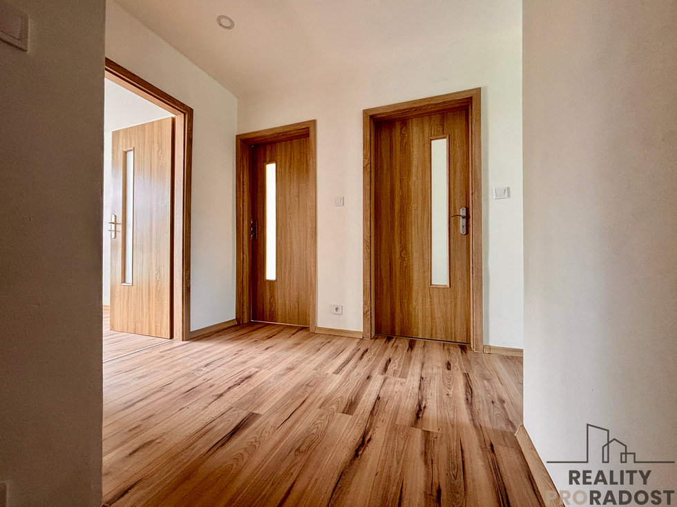 Prodej bytu 3+1 73 m², Rousínov