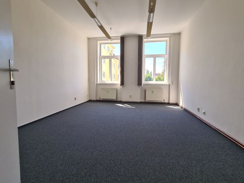 Pronájem kanceláře 74 m², Praha