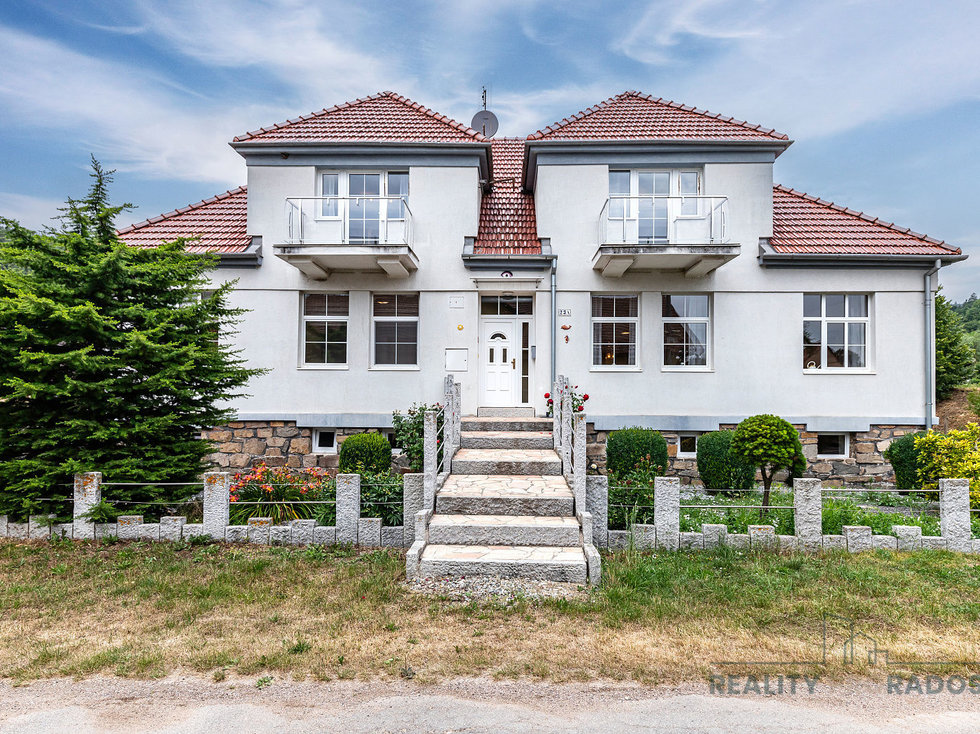 Prodej rodinného domu 600 m², Borač