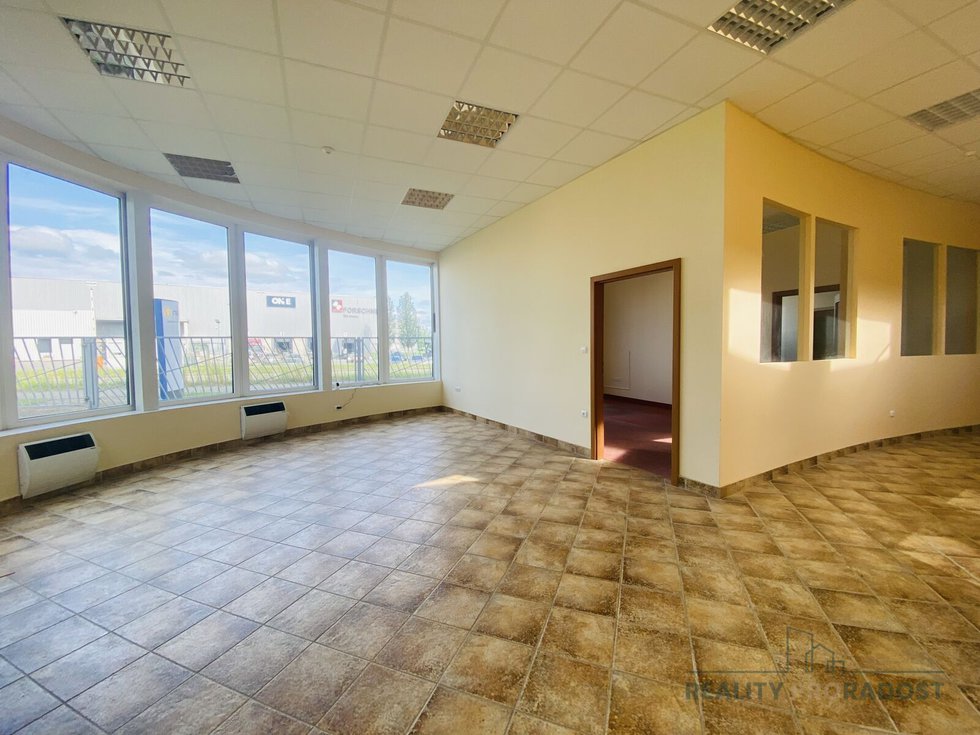 Pronájem obchodu 180 m², Uherské Hradiště