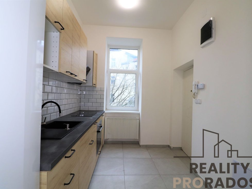 Pronájem bytu 1+1 34 m², Brno